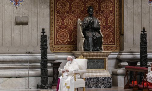 Svi su mislili da će Papa voditi večernju misu na Staru godinu, no neočekivano je došlo do promjene