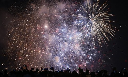 [FOTO] Pogledajte kako su vatrometom u svijetu dočekali Novu godinu, ali i gdje su trgovi i ulice bile puste