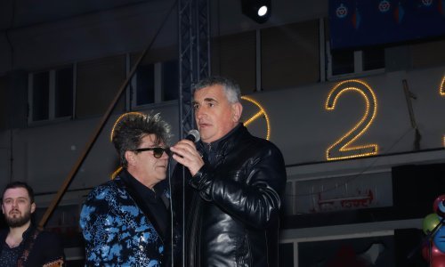 [FOTO/VIDEO] U Sinju doček prošao bez mjera, Miro Bulj otkrio očekuje li kazne