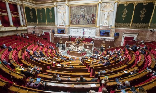 Francuski parlament prekinuo sjednicu zbog Macronove poruke necijepljenima