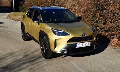 [FOTO/VIDEO] Vozili smo Toyotu Yaris Cross HSD Adventure: Izvrstan hibridni gradski SUV B-segmenta će se sjajno snaći i izvan asfalta