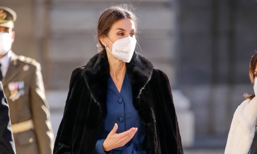 Kakva haljina! Kraljica Letizia novu godinu započela je sa stilom, no trenutak nepažnje i jedan modni dodatak skoro su ukrali svu pažnju