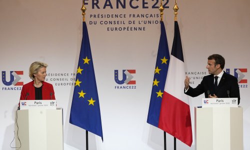 Macron i von der Leyen zabrinuti zbog stanja u Kazahstanu