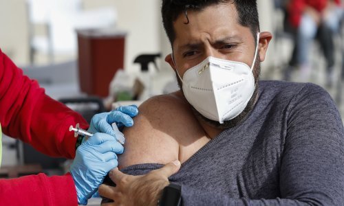 Hoćemo li se stalno docjepljivati protiv koronavirusa? Stručnjaci imaju i druge prijedloge