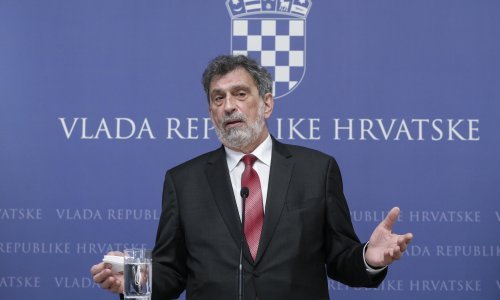 Fuchs objasnio: Među zaraženima je samo 8,7 posto učenika, škole ostaju otvorene