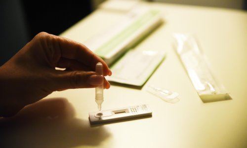 Virus izvan kontrole: Od ponedjeljka negativan test za ulazak u Sloveniju vrijedi kraće, a uvode se i nova ograničenja za javni prijevoz