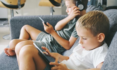 Pogled prikovan uz ekrane ostavlja trag: Sve više smo umorni i bez koncentracije