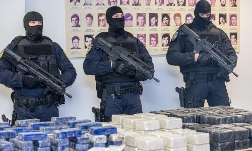 [FOTO/VIDEO] Objavljene snimke: Pogledajte kako je policija otkrila rekordnu količinu heroina u luci Ploče