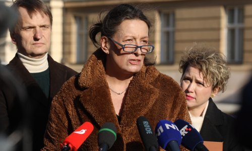 [FOTO/VIDEO] Oporba traži ostavke guvernera, viceguvernera i članova savjeta HNB-a