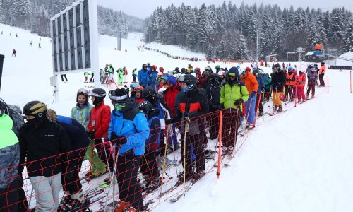 [FOTO/VIDEO] U BiH najveći broj novozaraženih od početka pandemije, pogledajte kakva je gužva na skijalištima