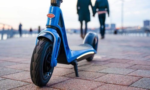 [FOTO/VIDEO] Bugatti predstavio svoj električni romobil: Ekskluzivno gradsko prijevozno sredstvo na struju