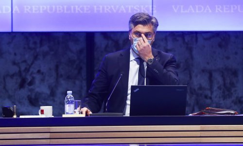 Plenković: Broj novozaraženih se ne odražava na broj ljudi koji su hospitalizirani i na respiratorima