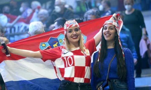 Pogledajte u kakvoj su atmosferi svoju prvu utakmicu na Euru igrali hrvatski rukometaši