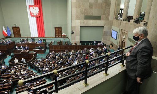 Poljski zastupnici usvojili sporni zakon o jačanju vladine kontrole nad školama