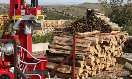 Oprez: Sve više prijevara kod kupnje ogrjevnog drva preko interneta