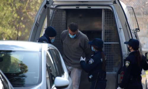 Puljaninu osumnjičenom za ubojstvo roditelja određen jednomjesečni pritvor