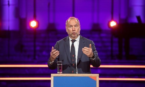 Virolog Peter Piot: Ulazimo u novu fazu pandemije, virus se mijenja