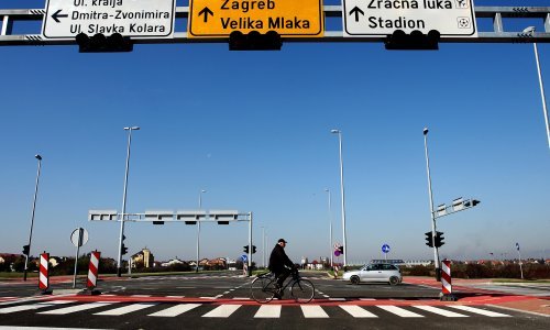 Vozila u suprotnom smjeru, slupala svoj i još dva auta, građani joj oduzeli ključeve do dolaska policije