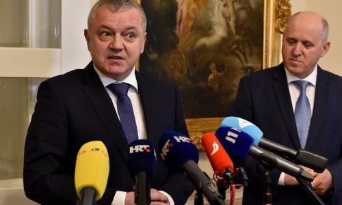 Potpora vladajuće većine ministru Horvatu, dinamikom obnove nisu zadovoljni