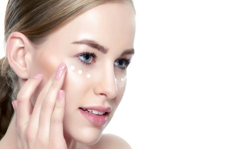 Nestaju u trenu: Ovaj nevjerojatan trik za brisanje podočnjaka naprosto morate isprobati