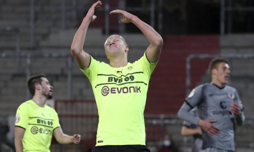 Drugoligaši iz Hamburga kreirali senzacije; HSV-u pomogla nespretnost domaćina, St. Pauliju nije naštetio i najskuplji igrač lige