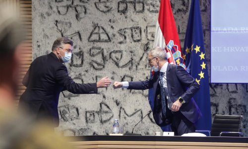 Premijer o uvođenju eura: 'Cijene će i cijelu 2023. biti istaknute u kunama'