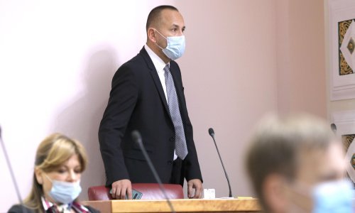 Zekanović: Ako će homoseksualci moći udomiti djecu, i ekipa s brišukle srijedom želi isto