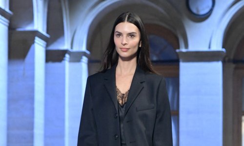 Ako niste spremni na drastične rezove, ova frizura nadahnuta 70-ima pun je pogodak