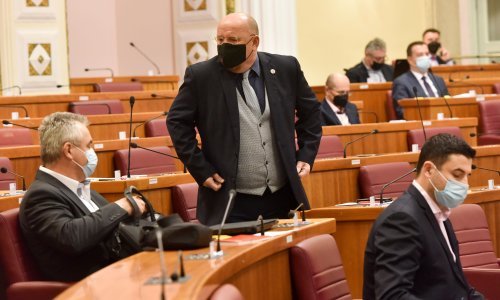 Dretar: Frizerima treba smanjiti PDV kad smo se za njih počeli zauzimati i mi ćelavi