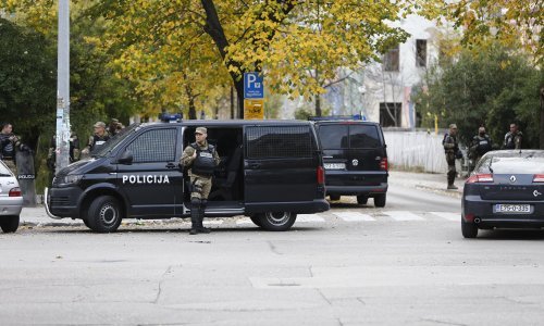 Kaos u Ljubuškom: pucnjava, ozlijeđeni, privedeni... Jedna maskirana osoba je udarena automobilom?