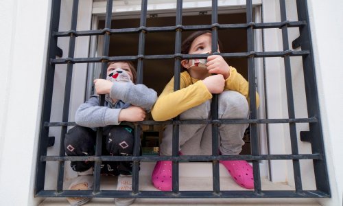 Mala djeca imaju blaže simptome od omikrona nego od delte