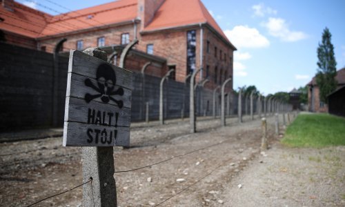 Turistkinja privedena zbog nacističkog pozdrava u Auschwitzu