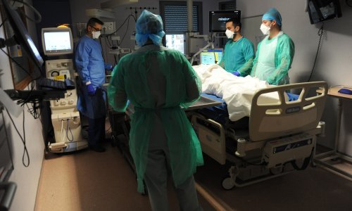 U posljednja 24 sata potvrđeno gotovo 17.000 novozaraženih, preminulo 59 osoba