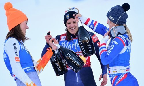 Na veleslalomu u Kronplatzu nije bilo hrvatskih predstavnica; u ludoj završnici Šveđanka Hector slavila ispred Slovakinje Vlhove