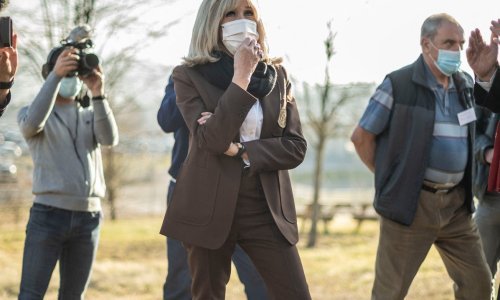 Tako jednostavno, a tako efektno: Brigitte Macron inspiracija je za mnoge zaljubljenice u poslovnu eleganciju