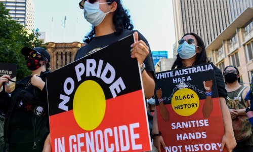 Na Dan Australije prosvjedi za prava Aboridžina širom zemlje, spomenik Jamesu Cooku zaliven crnom bojom