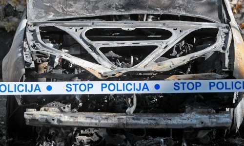 U Splitu usred noći zapaljen automobil splitskog ugostitelja, požar je podmetnut