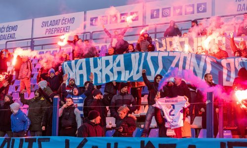 [VIDEO/FOTO] Kohorta na treningu Osijeka; evo što su u Gradskom vrtu skandirali najvatreniji navijači