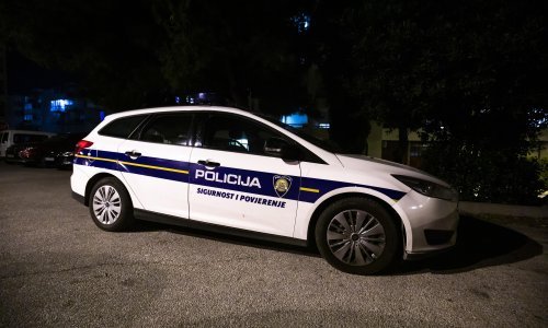 Vatra buknula na starom pazaru u Splitu, izgorjela dva štanda