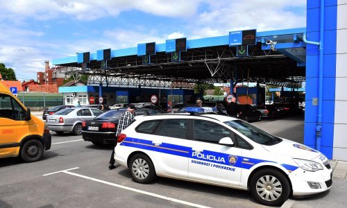 Na graničnom prijelazu Ilok zaplijenjeno 10 tona duhanske melase za nargile