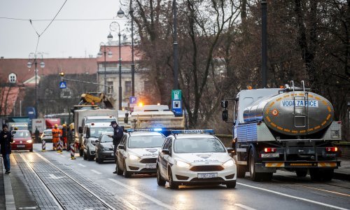 Zbog puknuća cjevovoda nekoliko zagrebačkih ulica ponovno bez vode