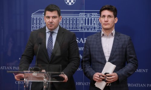 [VIDEO] Mostovci pitaju: Zašto se odustalo od crnih lista trgovaca koji poskupljuju zbog eura?