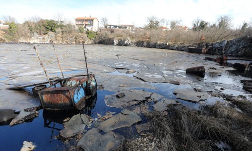 Jama Sovjak puna je opasnog otpada; početak sanacije planiran do kraja godine