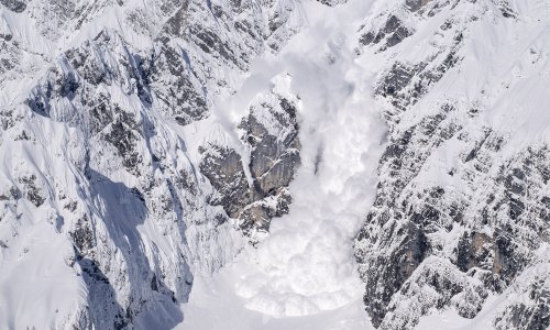 Osam osoba poginulo u lavinama koje je pokrenuo svježi snijeg u Austriji