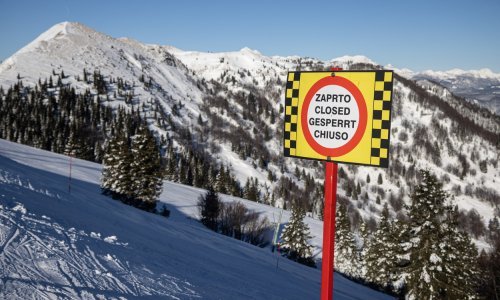 Na poznatom slovenskom skijalištu gdje skija i velik broj Hrvata pukla sajla na žičari, dvoje skijaša ozlijeđeno