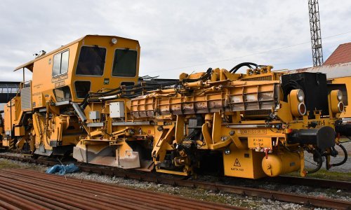 Sindikat željezničara upozorava na dugove i propadanje mehanizacije; najavljuju industrijske akcije i prosvjede