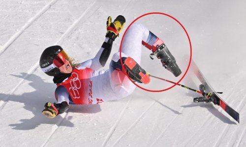 [VIDEO/FOTO] Stravičan pad i strašna ozljeda američke skijašice; helikopterom je odmah prebačena u bolnicu...