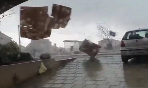 [VIDEO] Pogledajte kako je pijavica poharala okolicu Benkovca, nosila je sve pred sobom