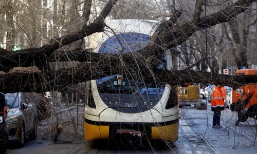 Snažna oluja poharala sjeverozapad Italije; u blizini Milana ima ozlijeđenih i štete