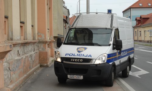 Policija ga zaustavila u prometu pa otkrila da je zaražen koronavirusom, slijedi mu kaznena prijava